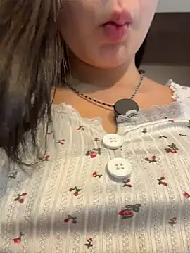 Snapshot of -Lorelain- chatting on 06-17-26, 03:31 -Lorelain- online show from 06-17-26, 03:31