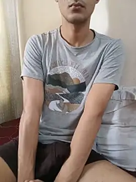 Snapshot of skinny_raj chatting on 06-14-26, 12:29 skinny raj online show from 06-14-26, 12:29