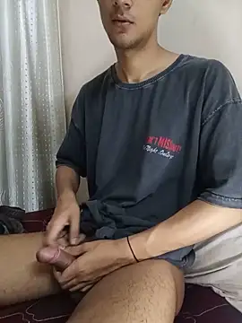 Snapshot of skinny_raj chatting on 06-18-26, 08:02 skinny raj online show from 06-18-26, 08:02