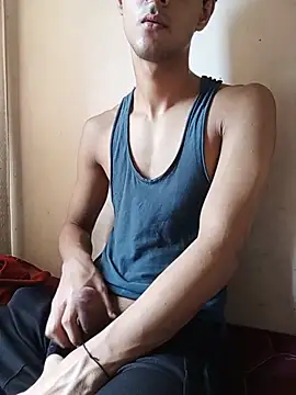 Snapshot of skinny_raj chatting on 06-28-26, 09:15 skinny raj online show from 06-28-26, 09:15
