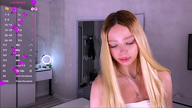 Snapshot of Mooniesiesita chatting on 07-29-26, 07:45 Mooniesiesita online show from 07-29-26, 07:45