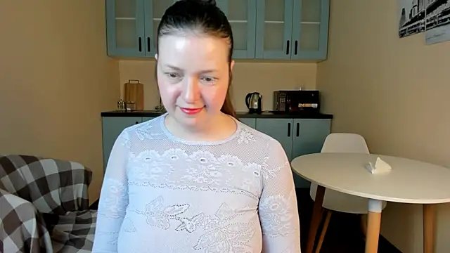 Snapshot of NellieBev chatting on 05-08-26, 02:33 NellieBev online show from 05-08-26, 02:33