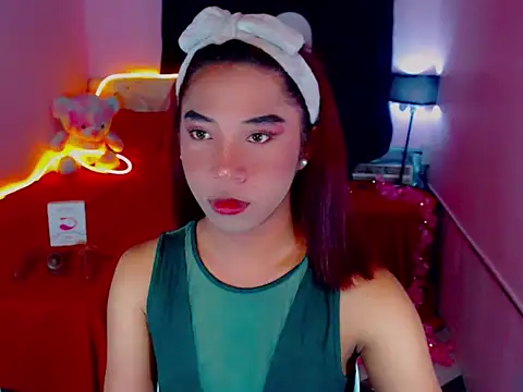 Snapshot of URsexyLylia chatting on 05-06-26, 07:19 URsexyLylia online show from 05-06-26, 07:19