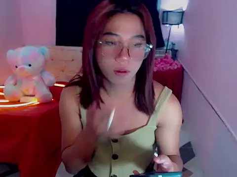 Snapshot of URsexyLylia chatting on 05-26-26, 04:47 URsexyLylia online show from 05-26-26, 04:47