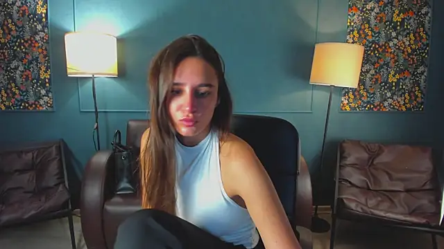 Snapshot of NicoleWells22 chatting on 05-15-26, 03:57 NicoleWells22 online show from 05-15-26, 03:57