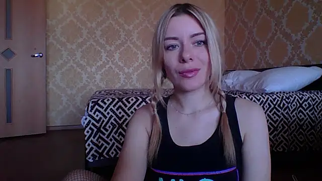Snapshot of Softy_Aura_ chatting on 05-27-26, 09:06 Softy Aura online show from 05-27-26, 09:06