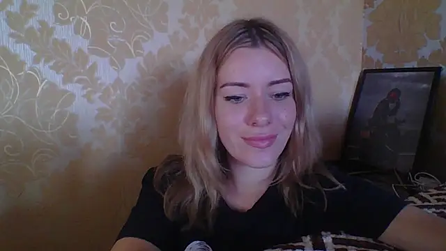 Softy Aura  online show from 06-26-26, 10:52