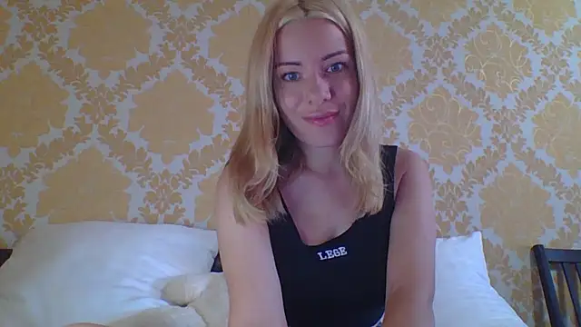 Softy Aura  online show from 08-03-26, 04:33