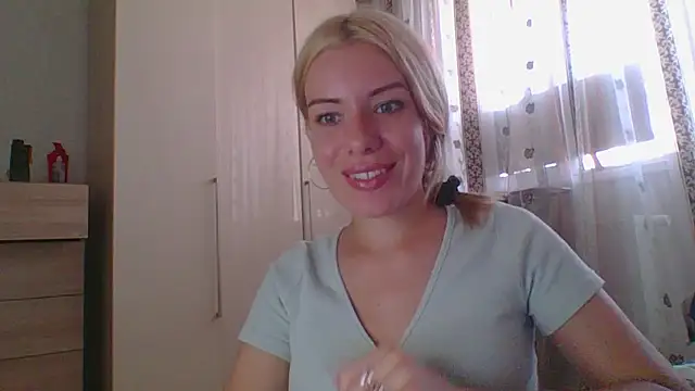 Softy Aura  online show from 08-04-26, 02:19