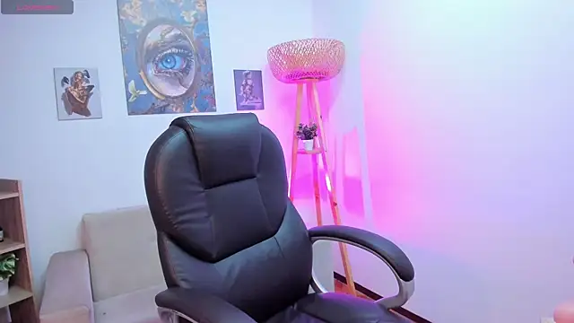 NaomiSaenz  online show from 05-16-26, 12:07