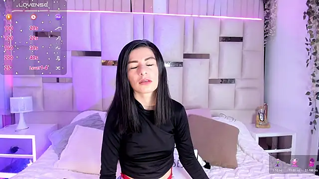 Snapshot of mariana__thompson chatting on 07-15-26, 02:39 mariana thompson online show from 07-15-26, 02:39