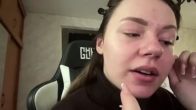 LeslySerna online show from 04-24-26, 09:01