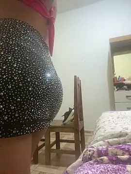 paulinha20230 online show from 04-25-26, 07:00