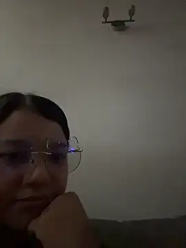 alicemazzo  online show from 04-29-26, 02:37