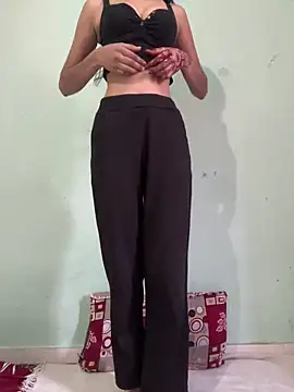 Snapshot of lovely_O chatting on 05-22-26, 01:46 lovely O online show from 05-22-26, 01:46