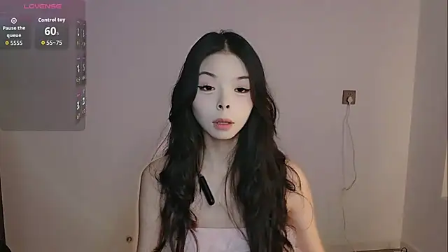 Snapshot of Zhizhi-99 chatting on 05-12-26, 09:17 Zhizhi-99 online show from 05-12-26, 09:17