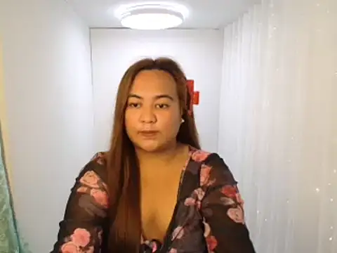Snapshot of Czarinna chatting on 04-29-26, 04:33 Czarinna online show from 04-29-26, 04:33