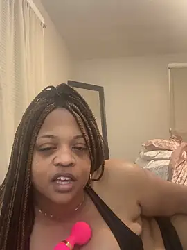 Snapshot of richierichelle chatting on 04-29-26, 03:32 richierichelle online show from 04-29-26, 03:32