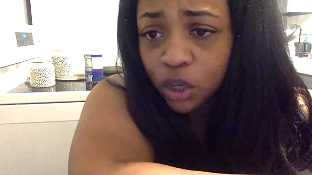 Snapshot of richierichelle chatting on 05-21-26, 01:56 richierichelle online show from 05-21-26, 01:56