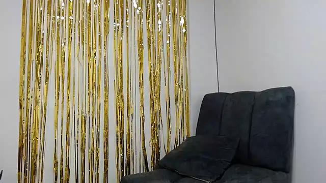 Snapshot of BlondeNatalia chatting on 07-16-26, 03:45 BlondeNatalia online show from 07-16-26, 03:45