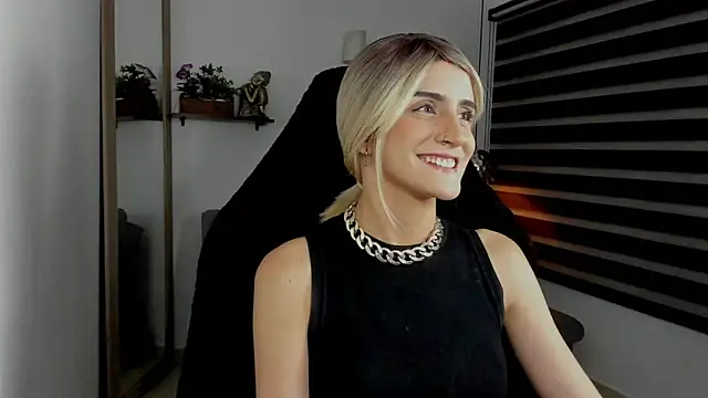 Jessica lisbon online show from 04-30-26, 04:13