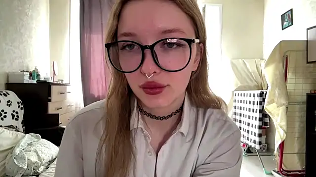 Snapshot of Elinthegreat chatting on 05-11-26, 01:17 Elinthegreat online show from 05-11-26, 01:17