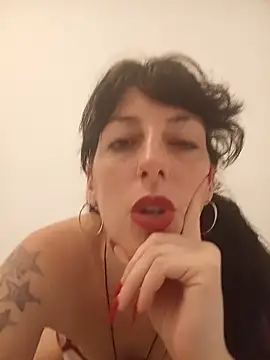 Snapshot of Valeriadolce chatting on 06-08-26, 03:45 Valeriadolce online show from 06-08-26, 03:45