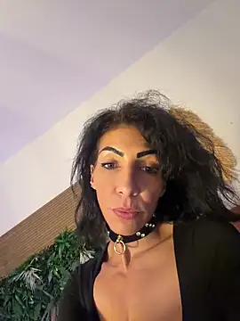Snapshot of Yasmiinee chatting on 05-31-26, 07:04 Yasmiinee online show from 05-31-26, 07:04