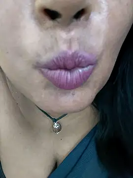 Snapshot of Sunitha-tamilponu chatting on 07-14-26, 02:05 Sunitha-tamilponu online show from 07-14-26, 02:05