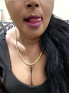 Snapshot of Sunitha-tamilponu chatting on 07-20-26, 09:12 Sunitha-tamilponu online show from 07-20-26, 09:12