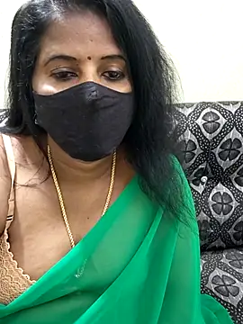 Snapshot of Sunitha-tamilponu chatting on 07-24-26, 03:54 Sunitha-tamilponu online show from 07-24-26, 03:54