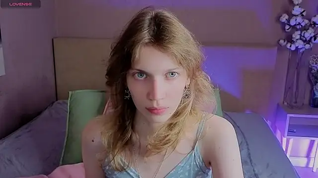 Emily Cartex online show from 07-13-26, 05:43