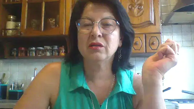 Snapshot of Fiona06 chatting on 05-17-26, 02:35 Fiona06 online show from 05-17-26, 02:35