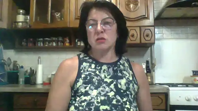 Snapshot of Fiona06 chatting on 05-19-26, 05:30 Fiona06 online show from 05-19-26, 05:30