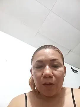 Snapshot of Luna_Morch chatting on 05-16-26, 10:36 Luna Morch online show from 05-16-26, 10:36
