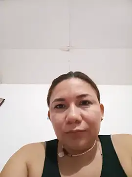 Snapshot of Luna_Morch chatting on 06-25-26, 05:12 Luna Morch online show from 06-25-26, 05:12