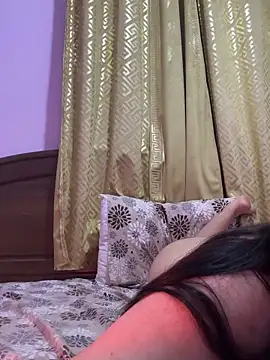 Snapshot of QueenRima99 chatting on 05-21-26, 01:23 QueenRima99 online show from 05-21-26, 01:23