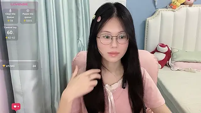 Snapshot of Luna-666 chatting on 07-08-26, 01:37 Luna-666 online show from 07-08-26, 01:37
