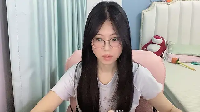 Snapshot of Luna-666 chatting on 07-11-26, 01:47 Luna-666 online show from 07-11-26, 01:47