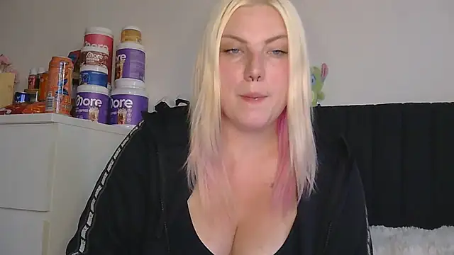 Snapshot of josi-420 chatting on 07-12-26, 05:48 josi-420 online show from 07-12-26, 05:48