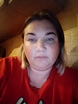 Snapshot of MiyaOlliver chatting on 04-27-26, 06:39 MiyaOlliver online show from 04-27-26, 06:39