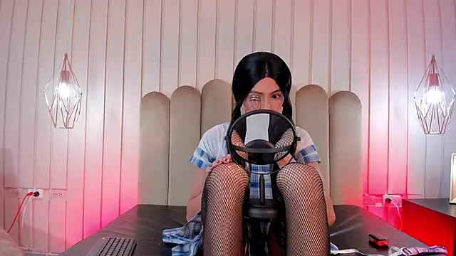 Snapshot of nicki-west chatting on 06-02-26, 07:38 nicki-west online show from 06-02-26, 07:38