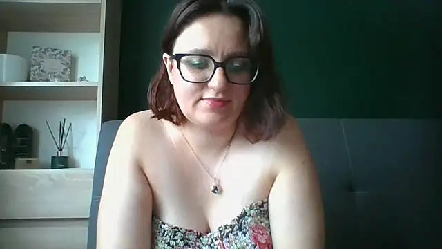 Snapshot of sensual_paris chatting on 08-04-26, 05:43 sensual paris online show from 08-04-26, 05:43