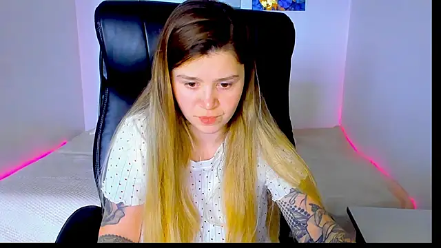 Snapshot of Natali_Secret chatting on 05-16-26, 10:36 Natali Secret online show from 05-16-26, 10:36