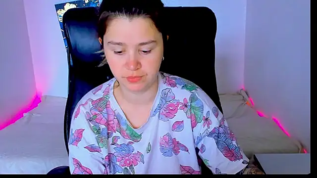 Snapshot of Natali_Secret chatting on 05-21-26, 11:06 Natali Secret online show from 05-21-26, 11:06