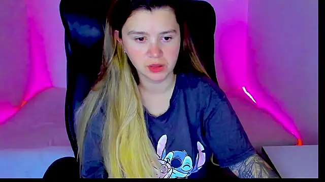 Snapshot of Natali_Secret chatting on 06-12-26, 04:17 Natali Secret online show from 06-12-26, 04:17