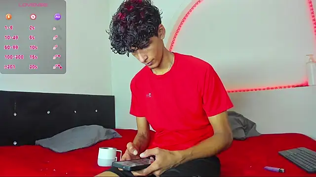 Snapshot of liammendoza98 chatting on 04-30-26, 11:16 liammendoza98 online show from 04-30-26, 11:16