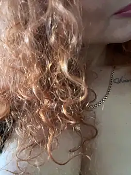 Snapshot of kisulya chatting on 09-28-25, 09:03 kisulya online show from 09-28-25, 09:03