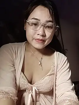 Snapshot of Pivi12 chatting on 05-31-26, 02:24 Pivi12 online show from 05-31-26, 02:24