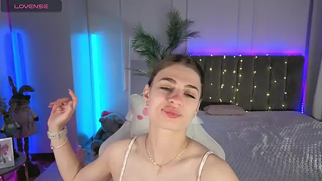 Snapshot of Dayana_Mood chatting on 05-26-26, 06:42 Dayana Mood online show from 05-26-26, 06:42